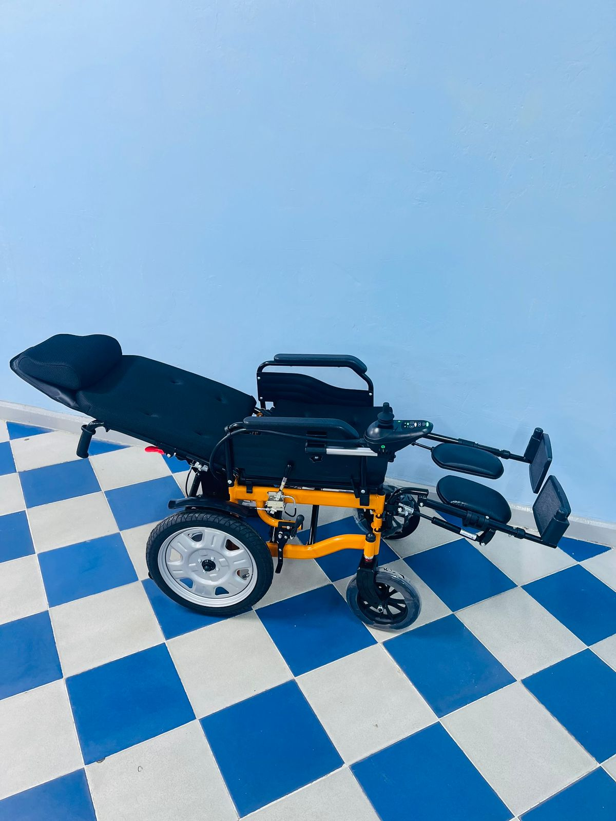 Reclining Electric Wheelchair